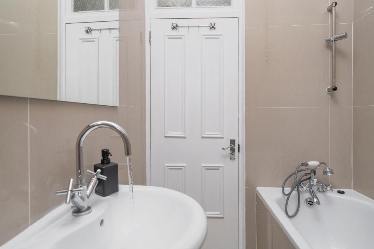Kensington Nest Serviced Town House Лондон Экстерьер фото